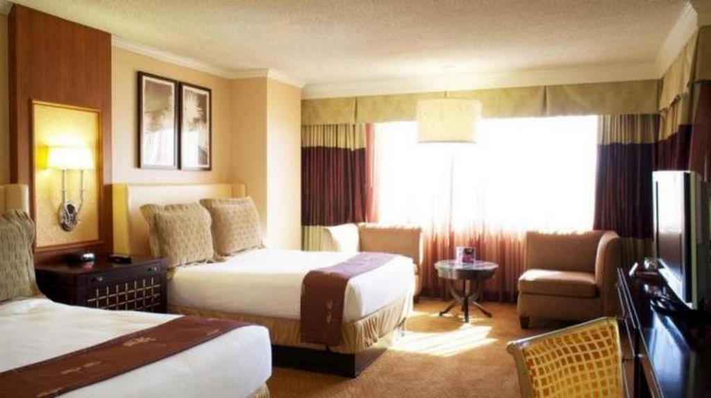 Harrahs Hotel Reno Bagian luar foto